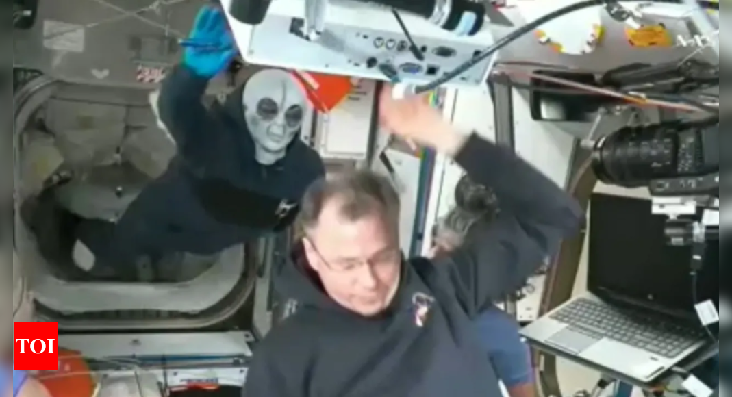 Alien Greets SpaceX Crew as Nasa Astronauts Await Earth Return